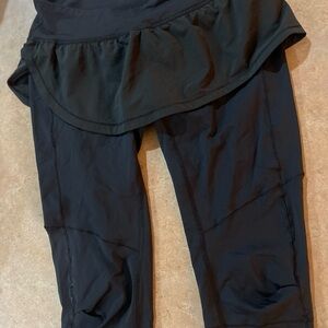 Super rare Lululemon leggings with skirt